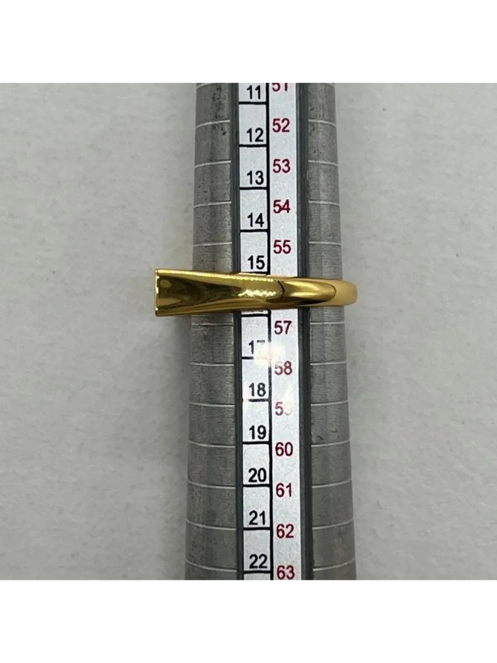 Gucci No 16: Logo Ring M Gold